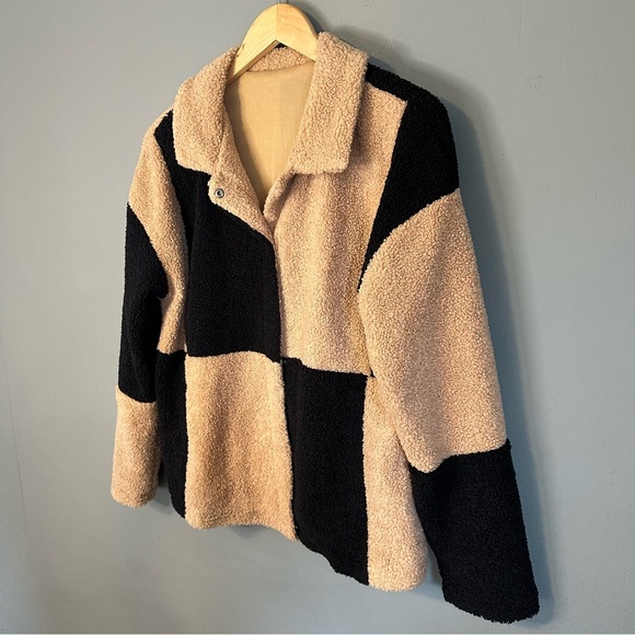 Colorblock Checkered Sherpa Shacket - Picture 13 of 14